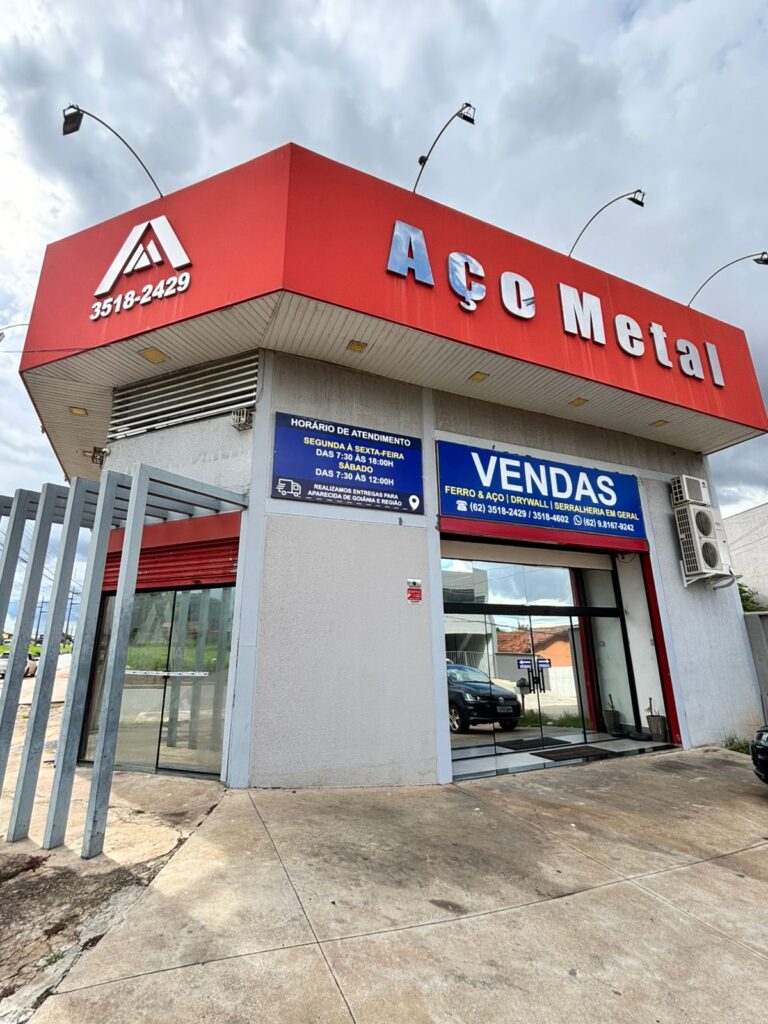 Fácil localização e estacionamento.